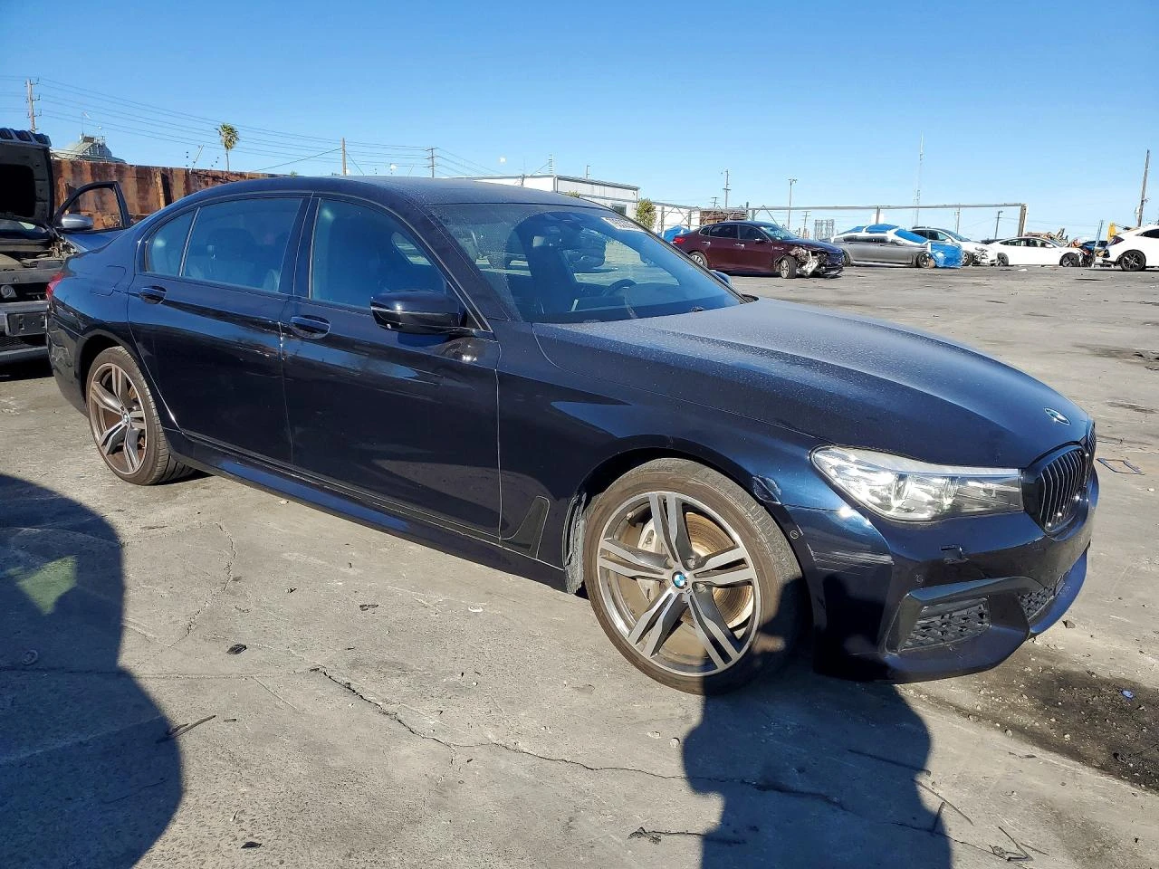 BMW 740 M* SPORT* 360КАМЕРА* LANE* ASSIST* КЕЙЛЕС* , снимка 3 - Автомобили и джипове - 53959555