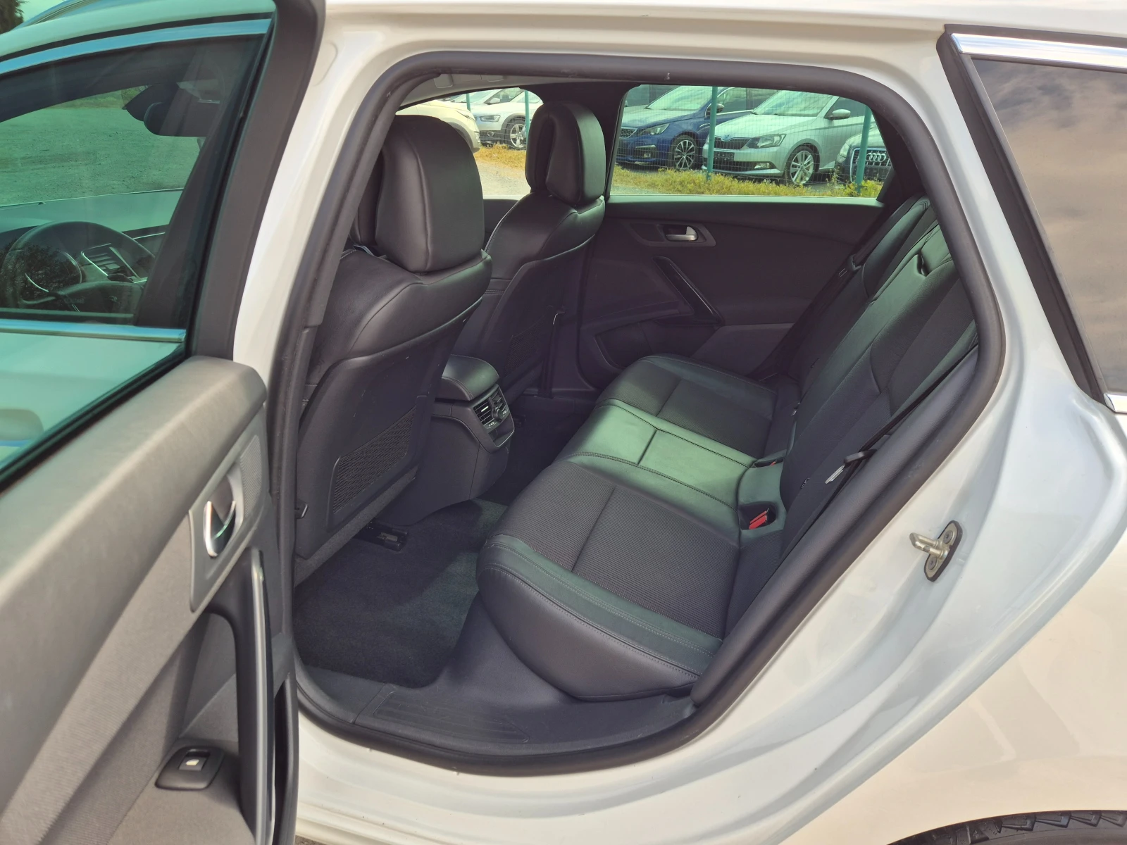 Peugeot 508 2.0HDI Автомат 180кс, снимка 12 - Автомобили и джипове - 54252908