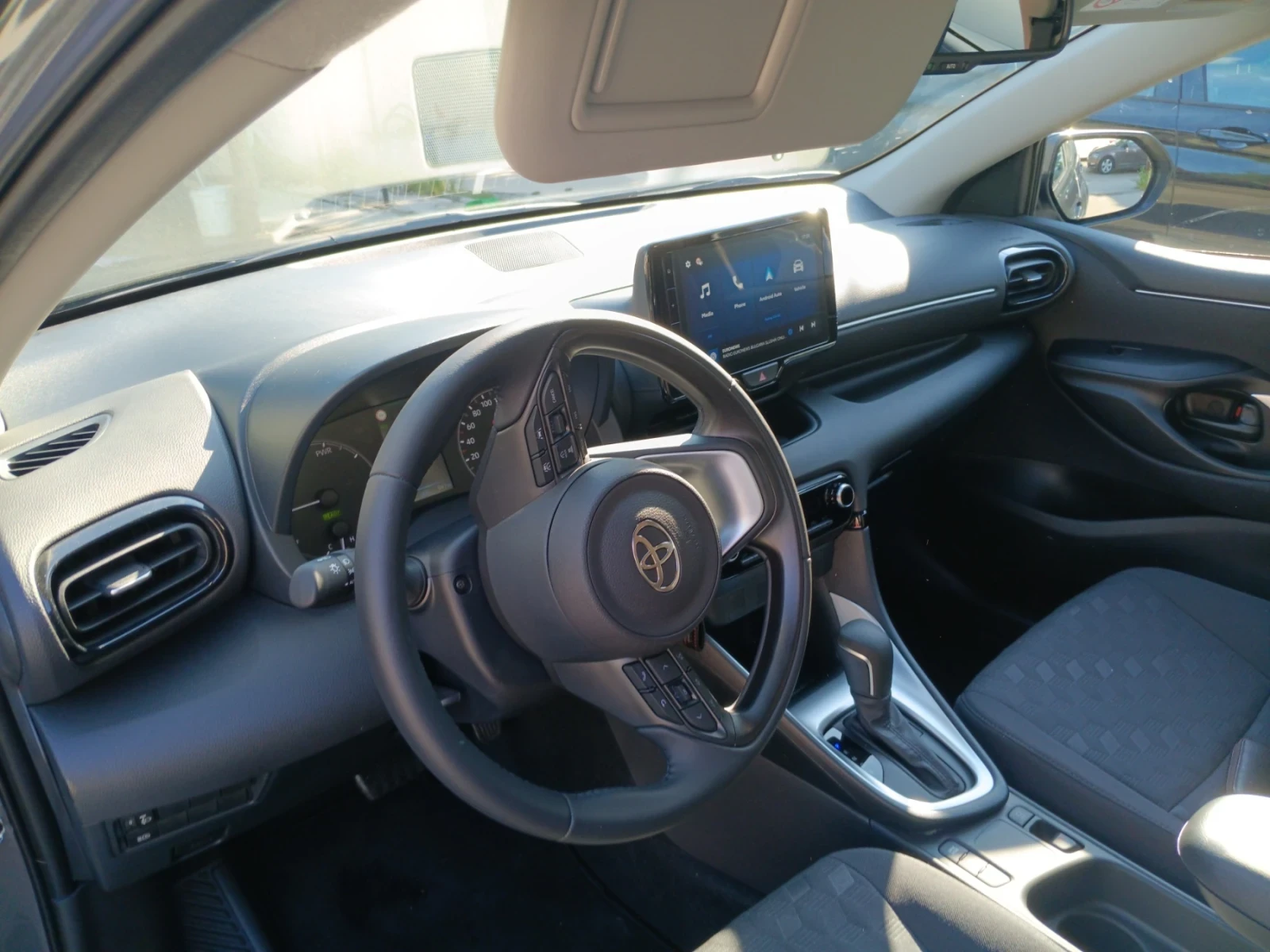 Toyota Yaris 1.5 l TNGA e-CVT МY25 Fancy, снимка 4 - Автомобили и джипове - 54773723