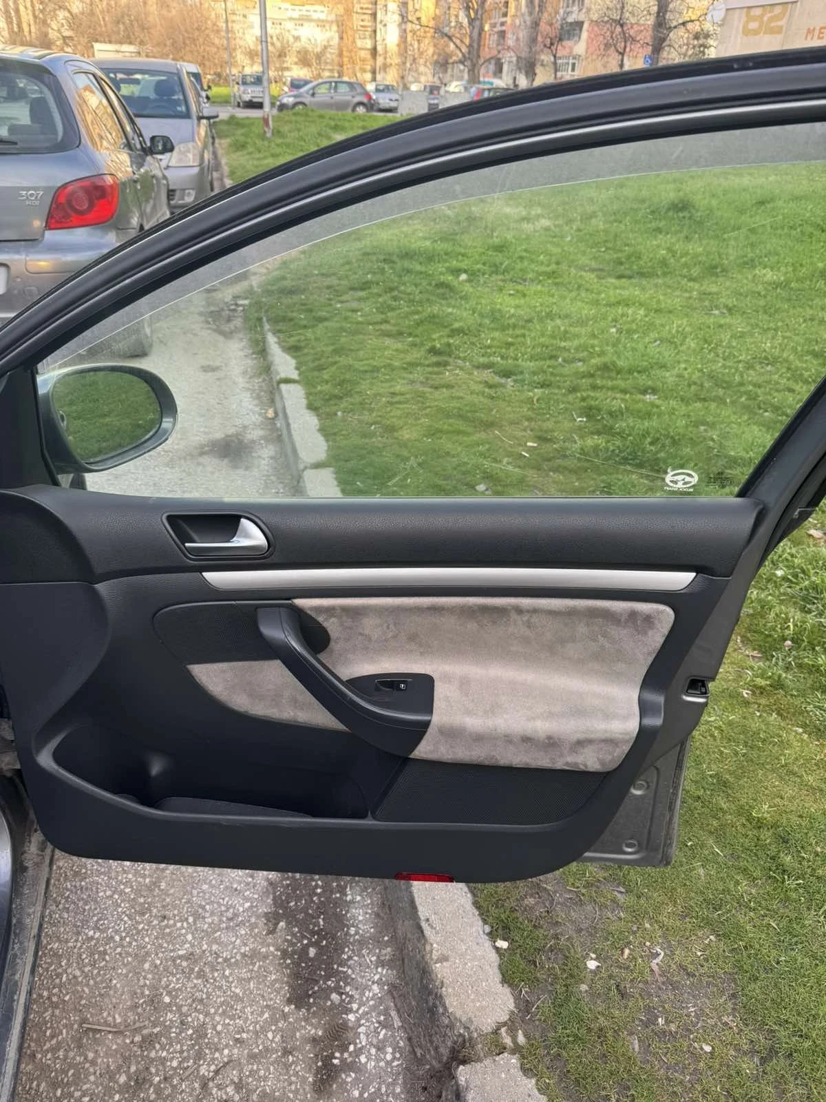 VW Golf 1.6, снимка 5 - Автомобили и джипове - 54809013
