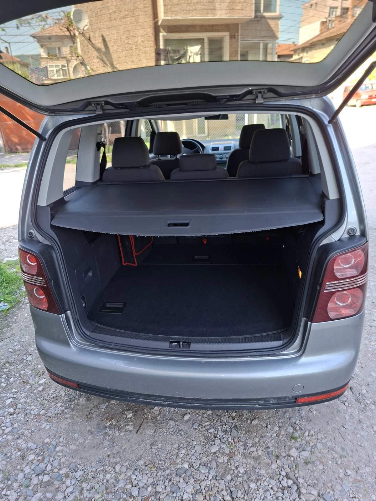 VW Touran, снимка 9 - Автомобили и джипове - 55190154