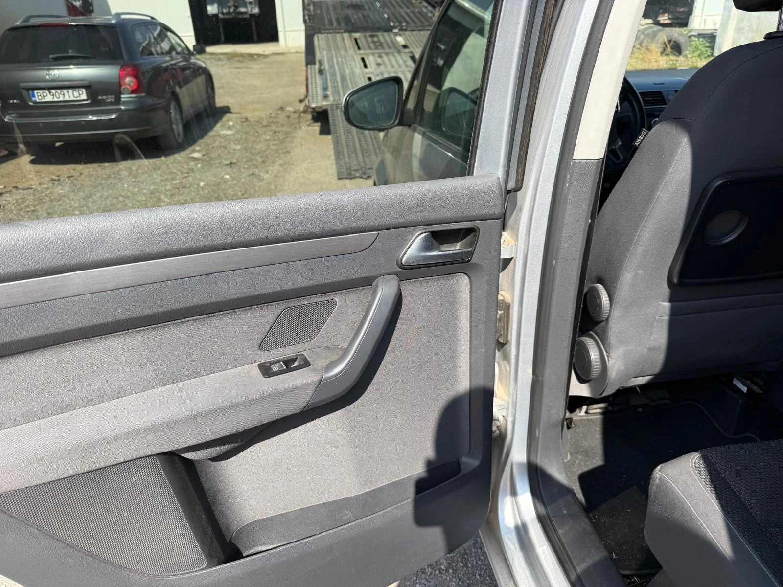 VW Touran 1.4TSI 2012, снимка 12 - Автомобили и джипове - 55711476