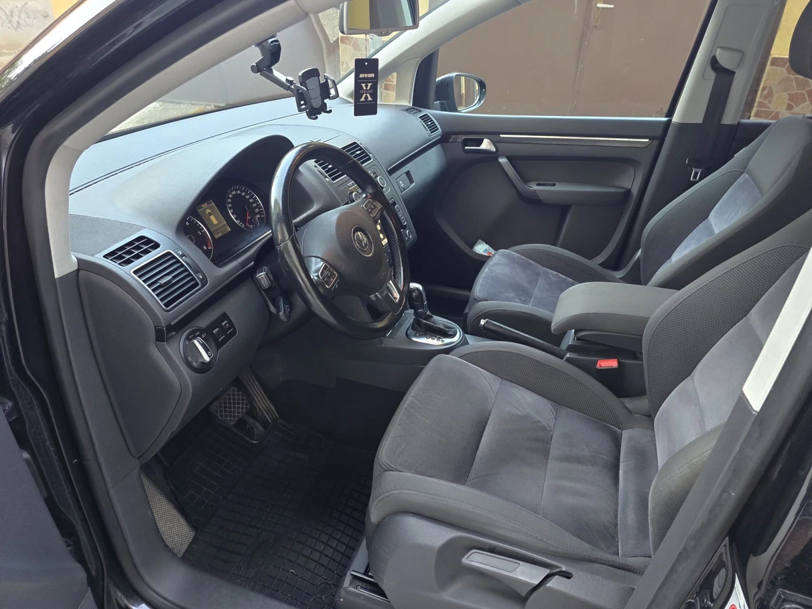 VW Touran Highline, 170k.c., снимка 7 - Автомобили и джипове - 55849162