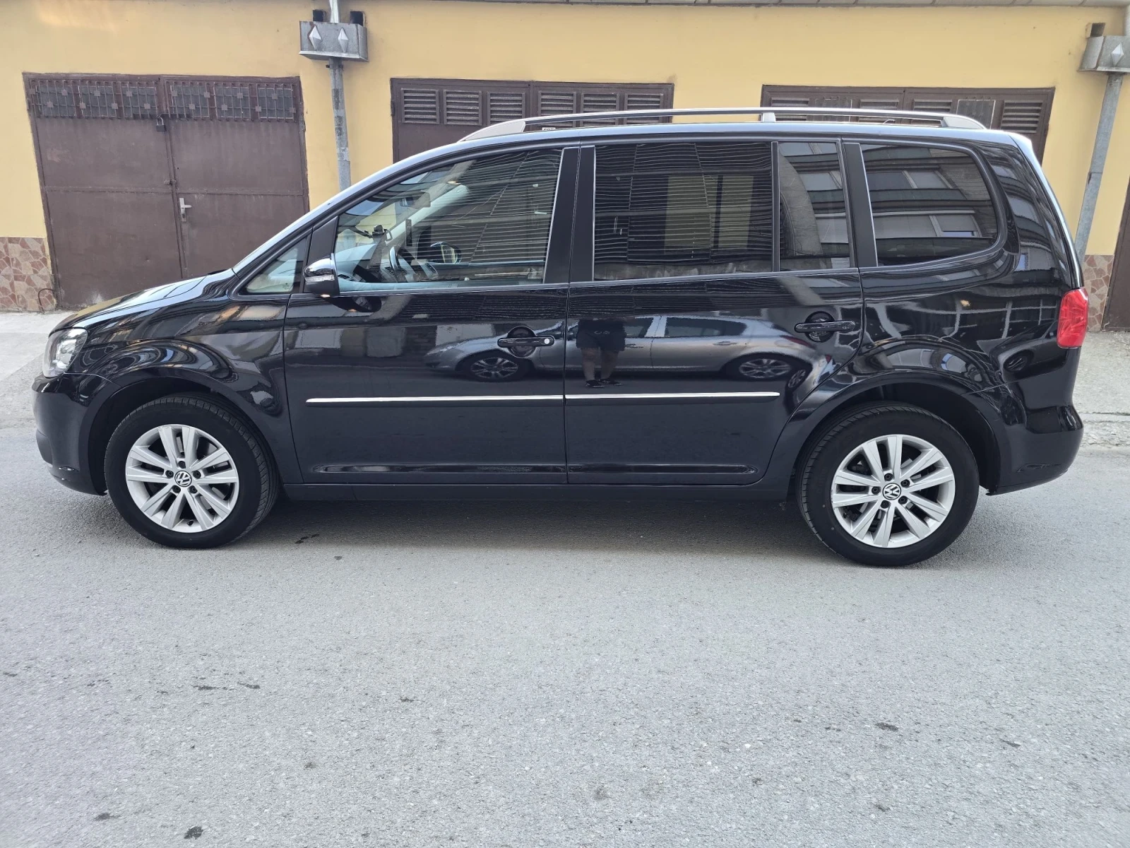 VW Touran Highline, 170k.c., снимка 6 - Автомобили и джипове - 55849162