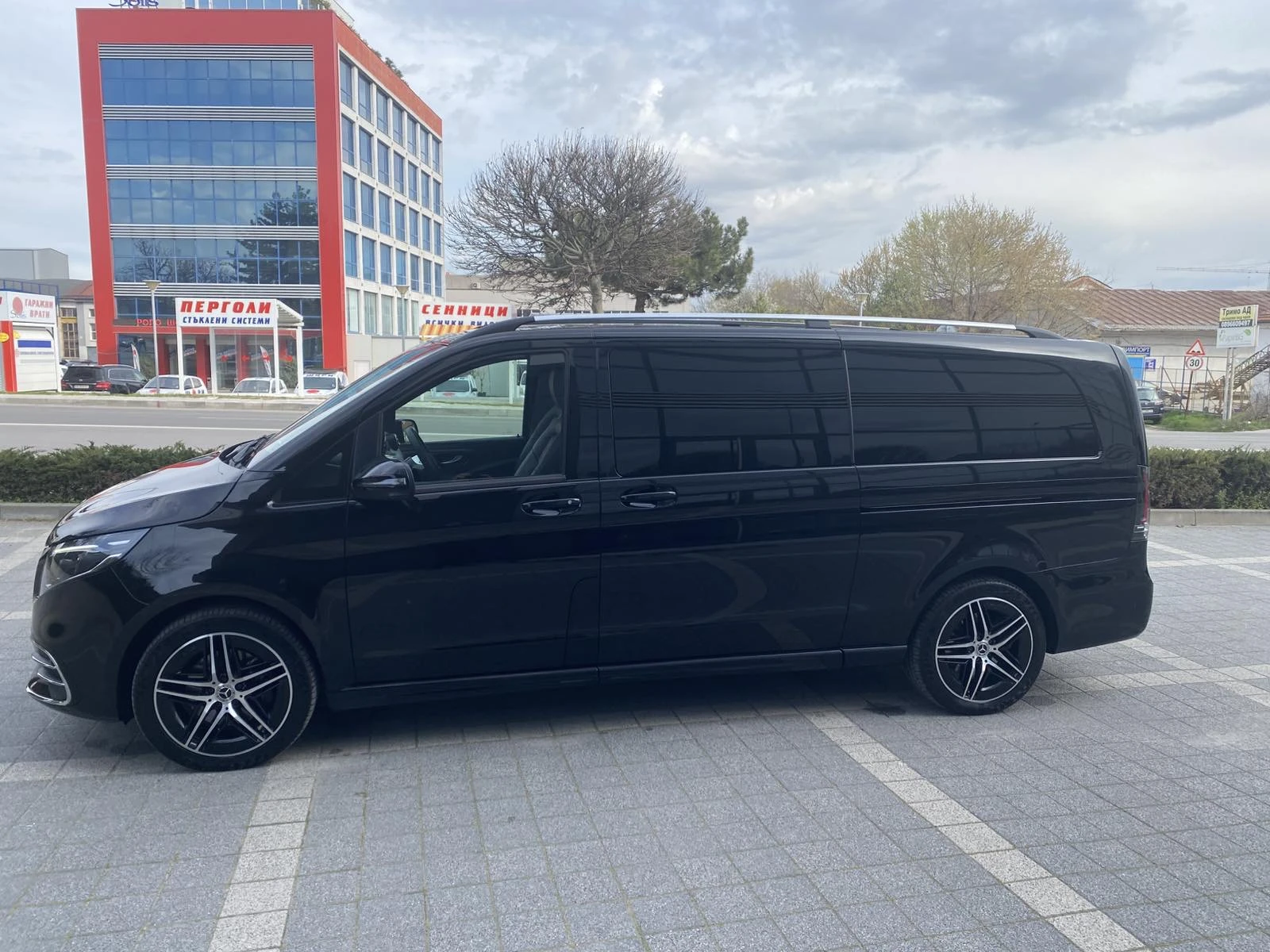 Mercedes-Benz V 300, снимка 7 - Автомобили и джипове - 55993901