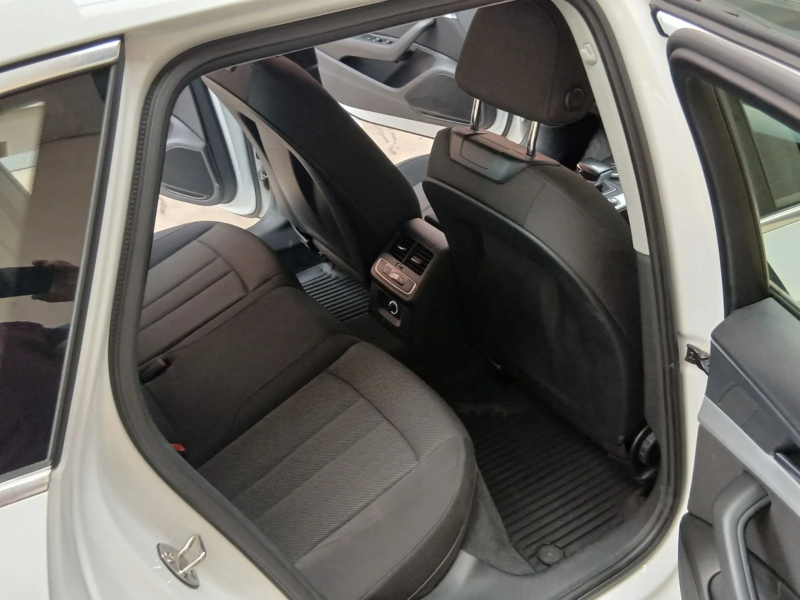 Audi A4 Б9 150ks.151000km.S TRONIK, снимка 11 - Автомобили и джипове - 56095950