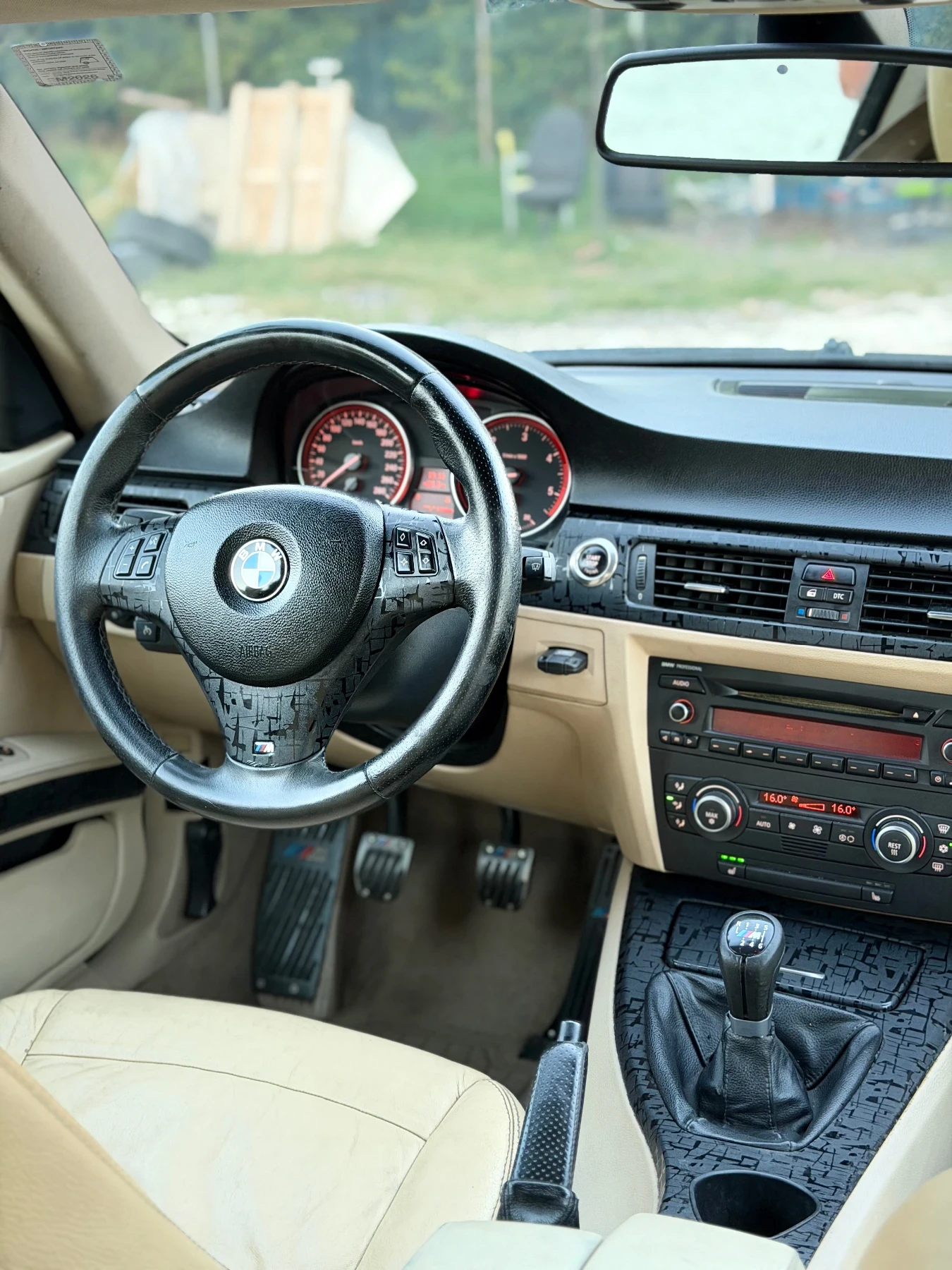BMW 325 D 2008, снимка 12 - Автомобили и джипове - 56133167
