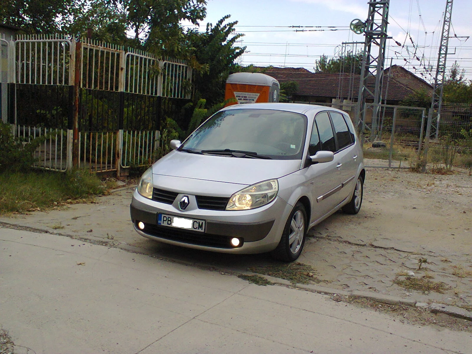 Renault Scenic 1.5* * KLIMA* * , снимка 4 - Автомобили и джипове - 56567594
