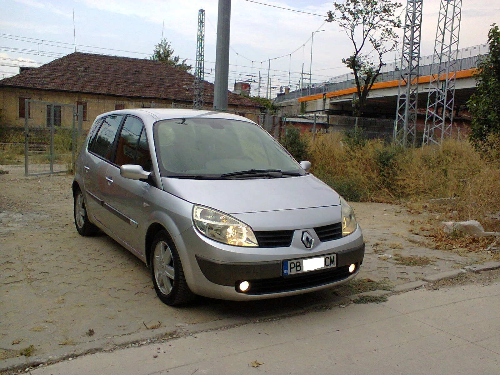 Renault Scenic 1.5* * KLIMA* * , снимка 3 - Автомобили и джипове - 56567594