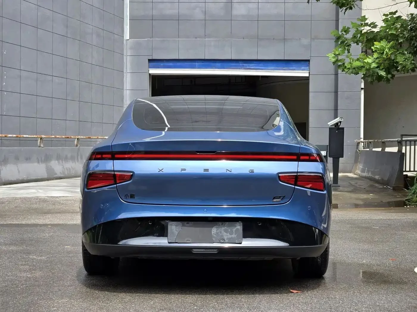 Xpeng P7, снимка 5 - Автомобили и джипове - 56690041