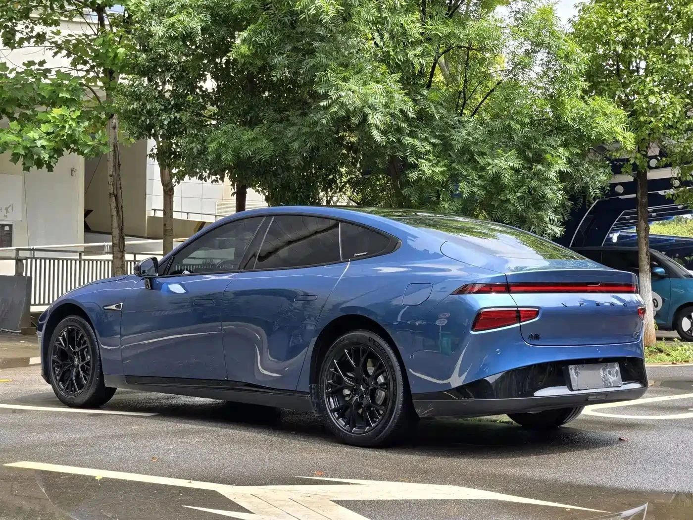 Xpeng P7, снимка 6 - Автомобили и джипове - 56690041