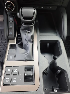 Toyota Land cruiser i-FORCE MAX Full Hybrid 4WD ECT-i, снимка 9