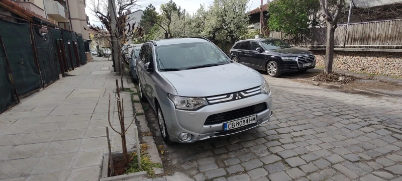 Mitsubishi Outlander 2.2 DID , снимка 13 - Автомобили и джипове - 47272164