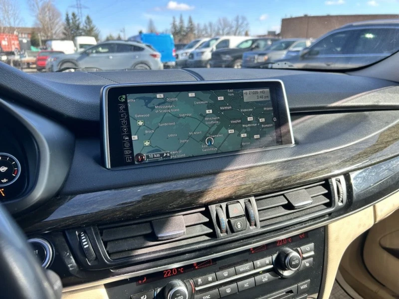 BMW X5 2015* ДИЗЕЛ* КАМЕРА* HARMAN* PANO* ПОДГРЕВИ* LANEA, снимка 10 - Автомобили и джипове - 52318028