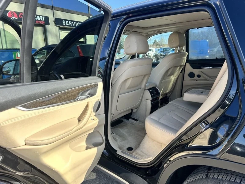 BMW X5 2015* ДИЗЕЛ* КАМЕРА* HARMAN* PANO* ПОДГРЕВИ* LANEA, снимка 11 - Автомобили и джипове - 52318028