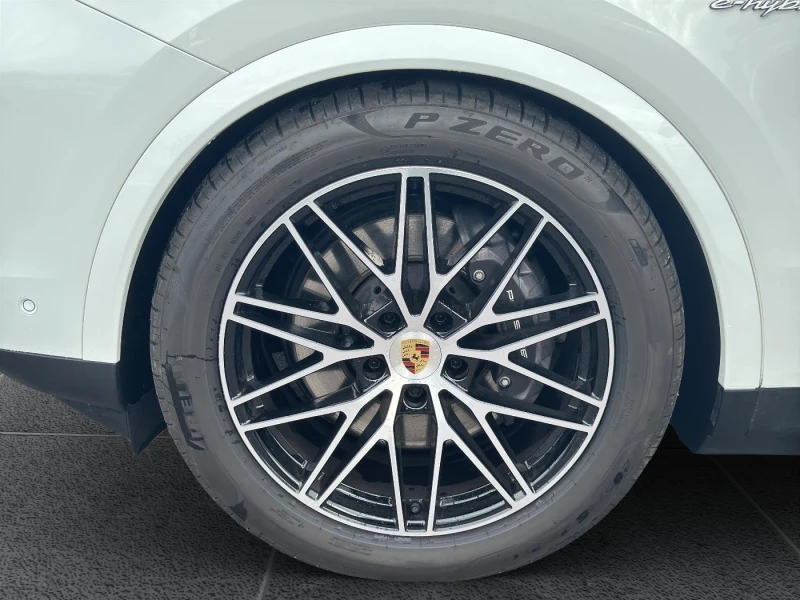Porsche Cayenne E-HYBRID/COUPE/FACELIFT/BOSE/PANO/360/SPORT CHRONO, снимка 4 - Автомобили и джипове - 51887885