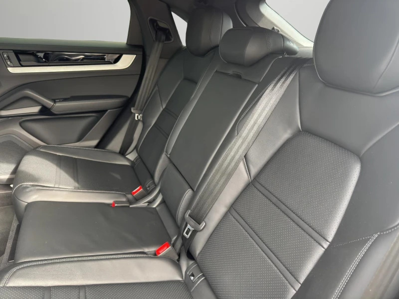 Porsche Cayenne E-HYBRID/COUPE/FACELIFT/BOSE/PANO/360/SPORT CHRONO, снимка 17 - Автомобили и джипове - 51887885