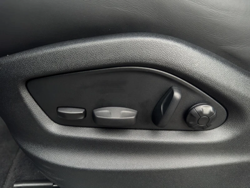 Porsche Cayenne E-HYBRID/COUPE/FACELIFT/BOSE/PANO/360/SPORT CHRONO, снимка 8 - Автомобили и джипове - 51887885