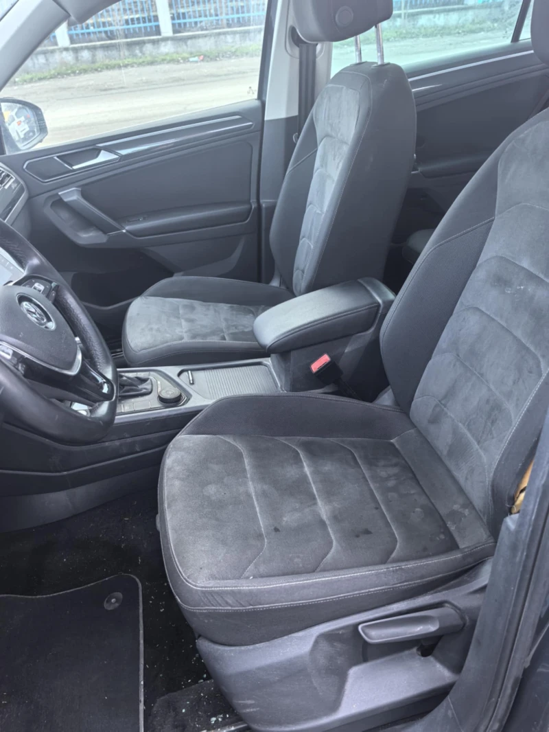 VW Tiguan 2.0tdi 4x4, снимка 10 - Автомобили и джипове - 53299996