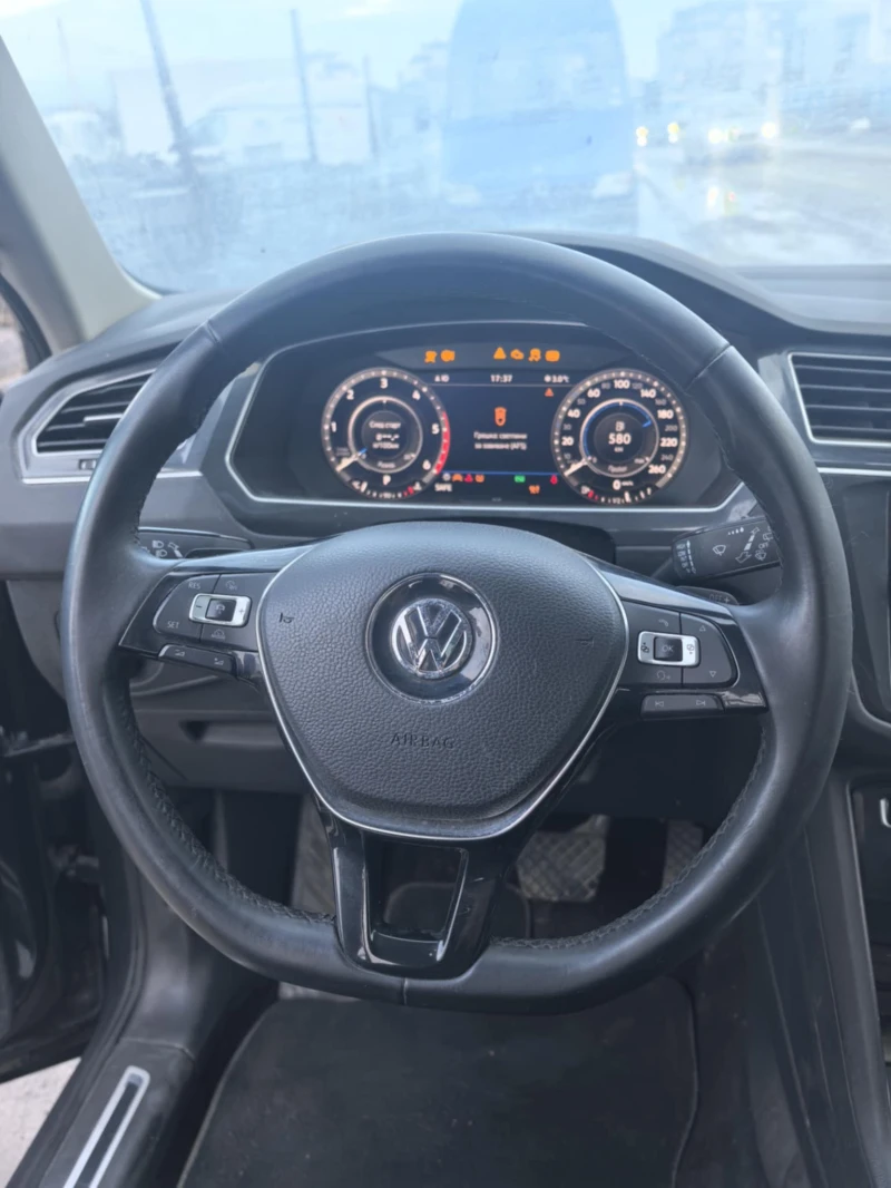 VW Tiguan 2.0tdi 4x4, снимка 8 - Автомобили и джипове - 53299996