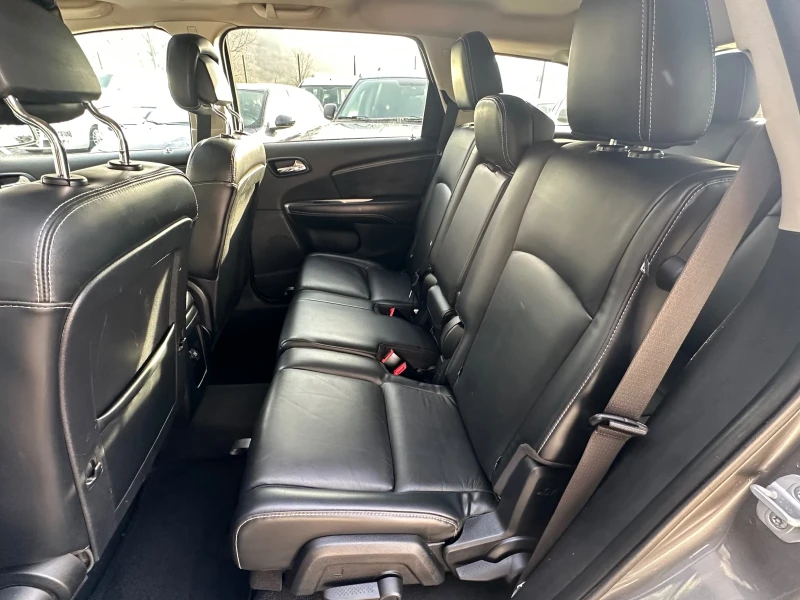 Fiat Freemont 2.0MJT-165000км-140к.с-7 МЕСТЕН-ПОДГРЕВ-КОЖА, снимка 11 - Автомобили и джипове - 53517782