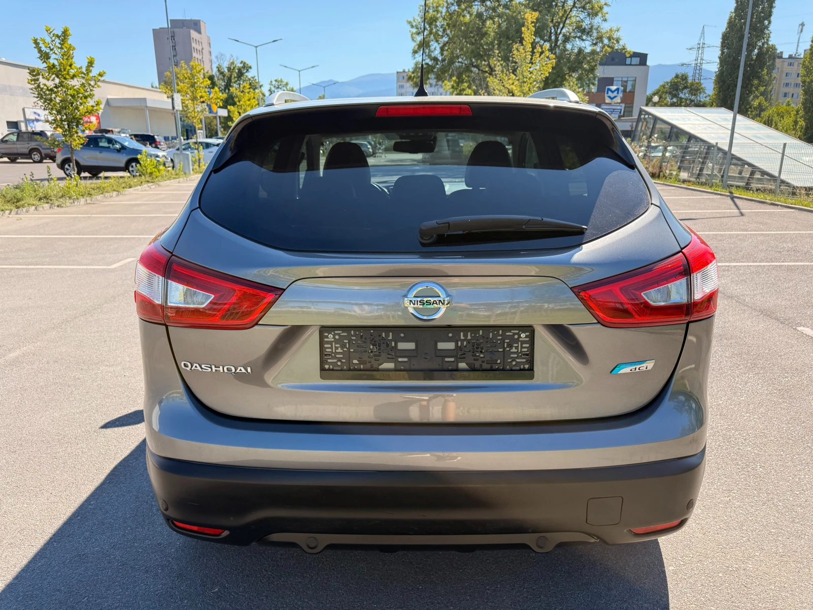 Nissan Qashqai 1.6DCI* KAMERA(360)* КОЖА* ПОДГРЕВ* FULL*  - изображение 5