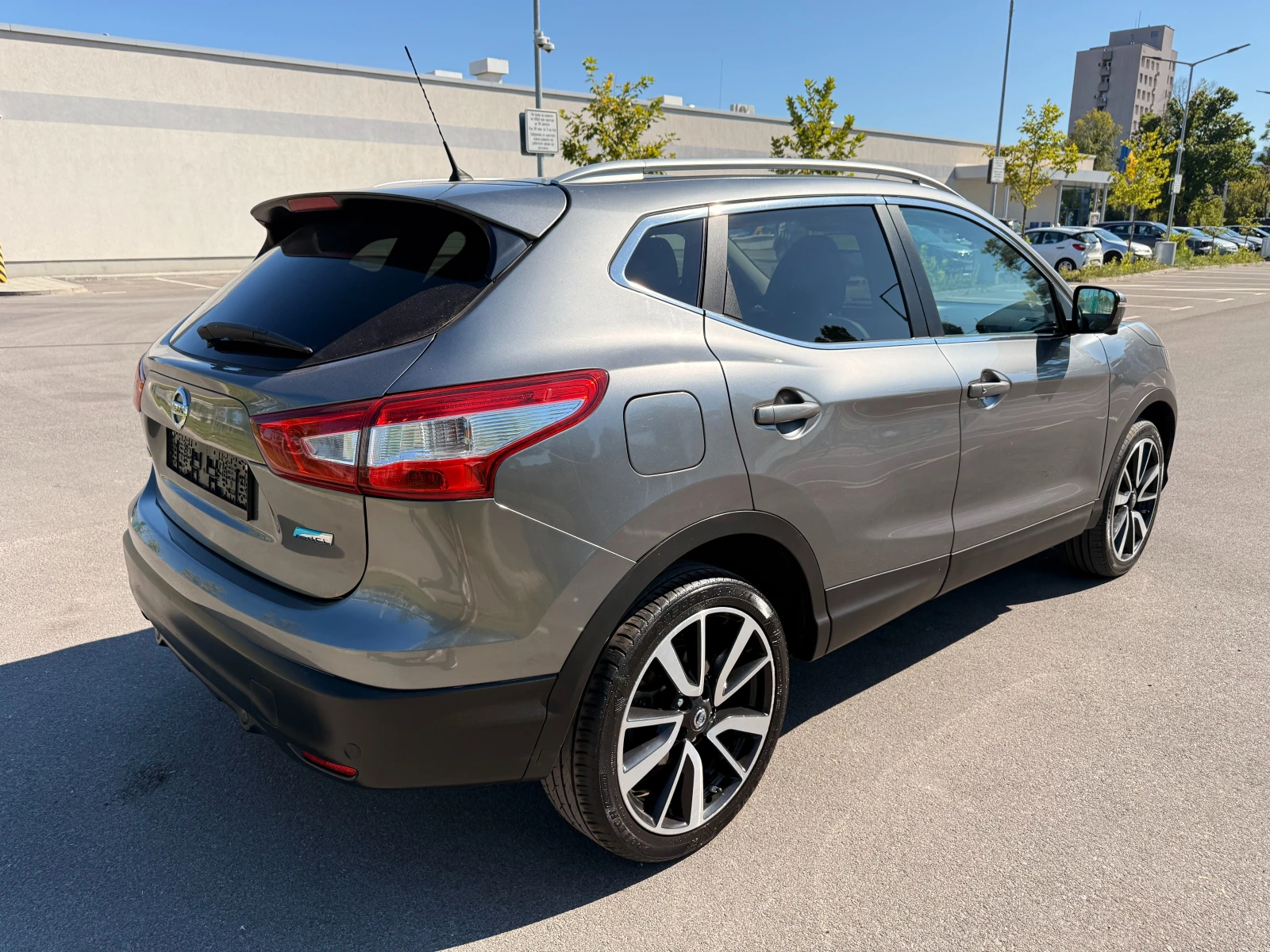Nissan Qashqai 1.6DCI* KAMERA(360)* КОЖА* ПОДГРЕВ* FULL*  - изображение 4