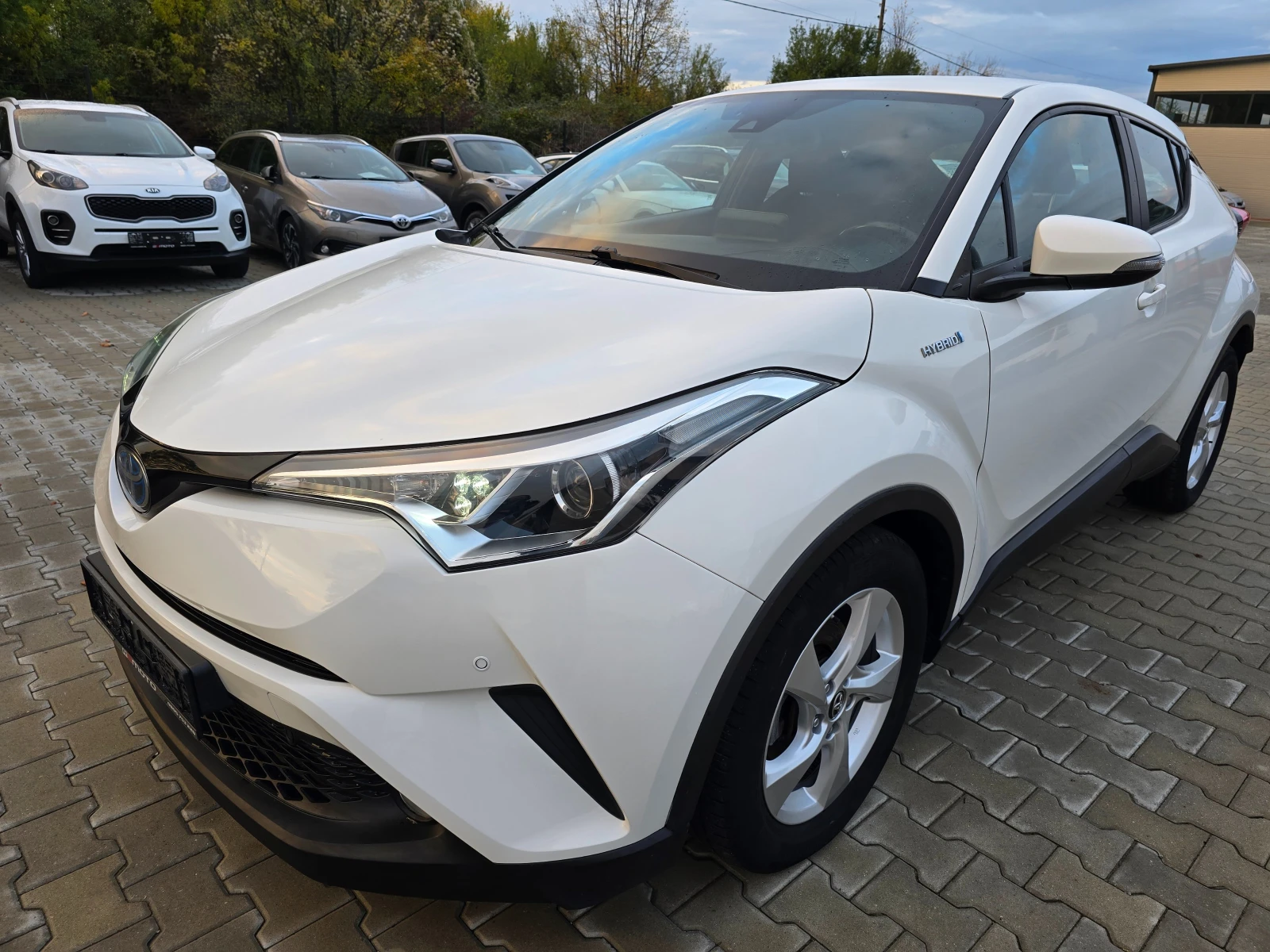Toyota C-HR 1.8HYBRID, 102400км., 2017г.! | Mobile.bg — изображение 7