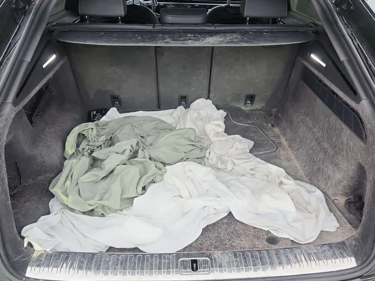 Audi Q8 * PROGRESSIV* ДИСТРОНИК* 360 КАМЕРА* ПОДГРЕВ* ОБДУ, снимка 13 - Автомобили и джипове - 53728871