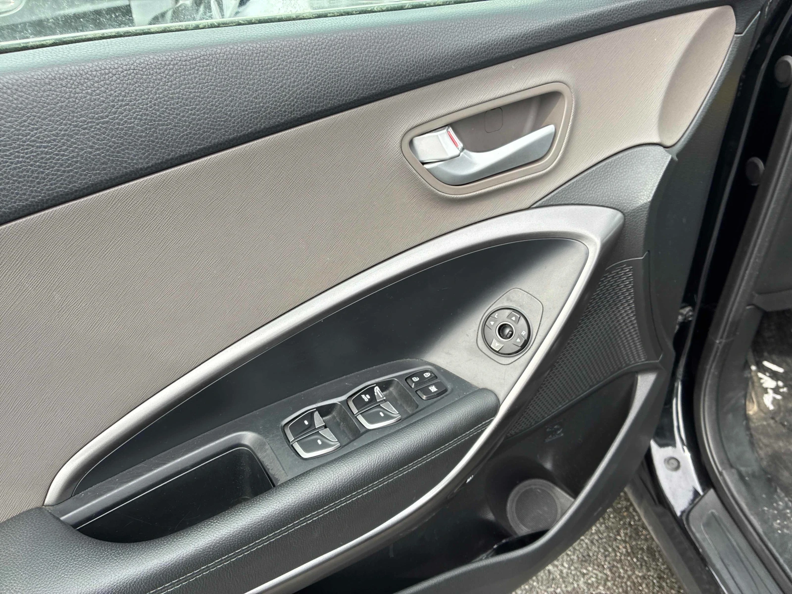 Hyundai Santa fe Sport * * CARFAX * * АВТО КРЕДИТ * * , снимка 11 - Автомобили и джипове - 54085037