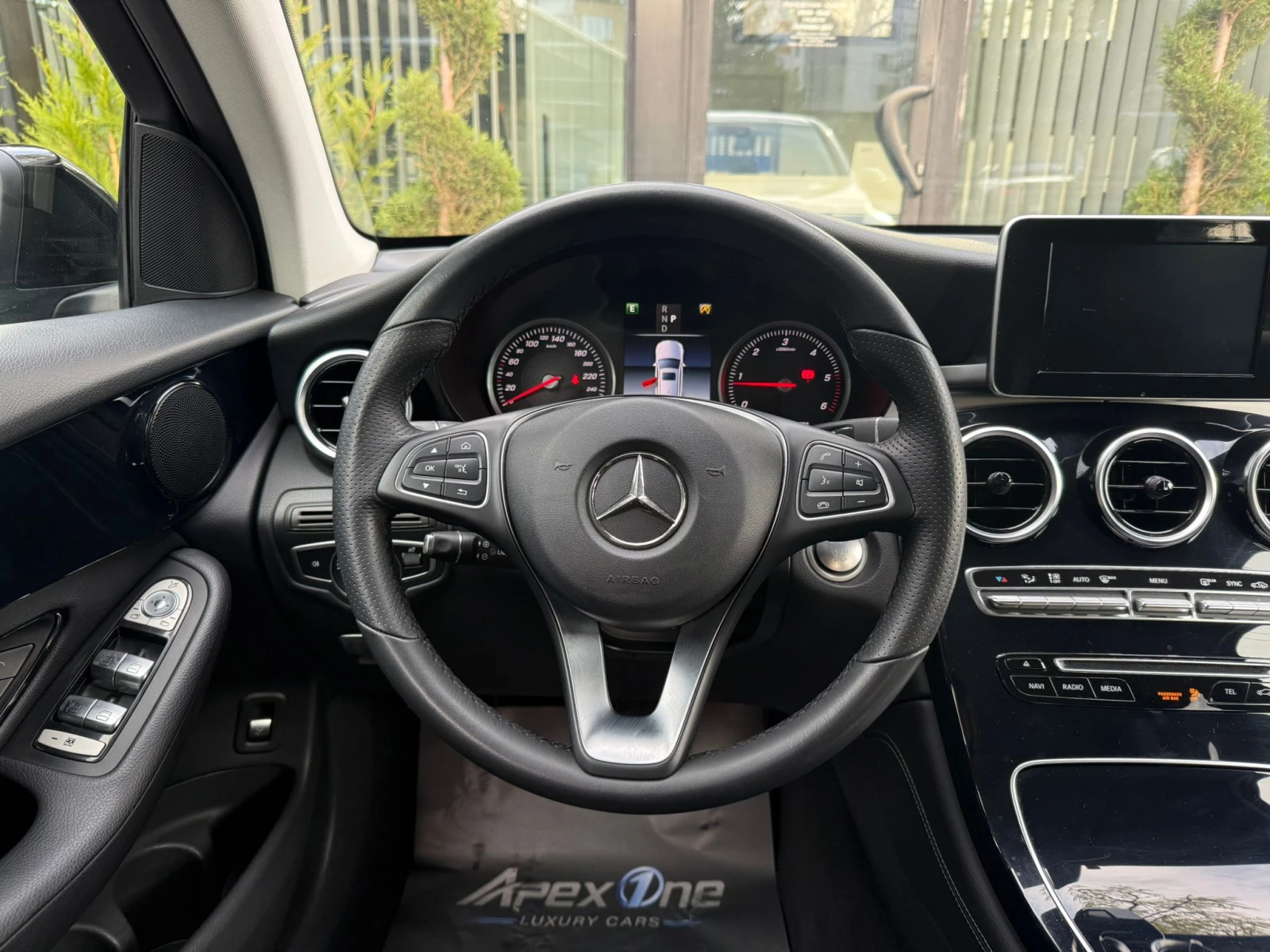 Mercedes-Benz GLC 220, снимка 8 - Автомобили и джипове - 54159244