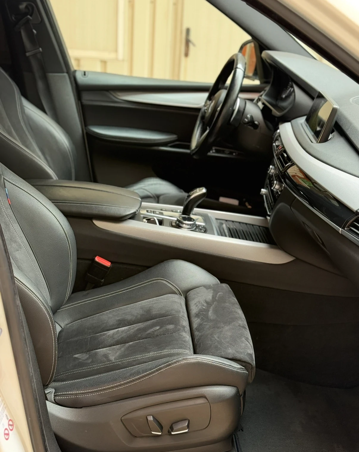 BMW X5 Xdrive M pack СМЕНЕНА ВЕРИГА!, снимка 9 - Автомобили и джипове - 54342029