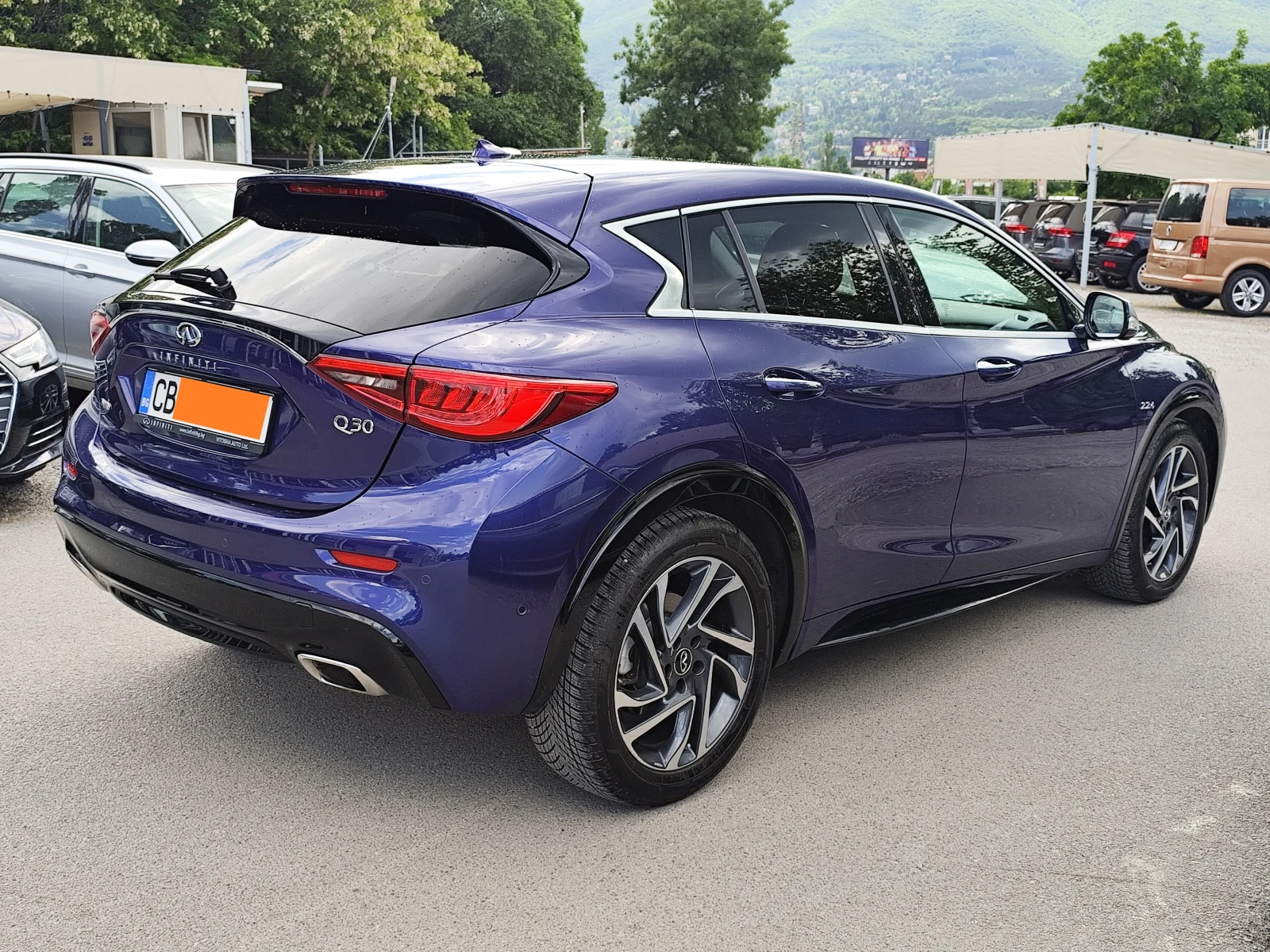 Infiniti Q30 2.2D* ABTOMATИК* 4X4* LED* NAVI* CAMERA 360* * , снимка 4 - Автомобили и джипове - 54738268
