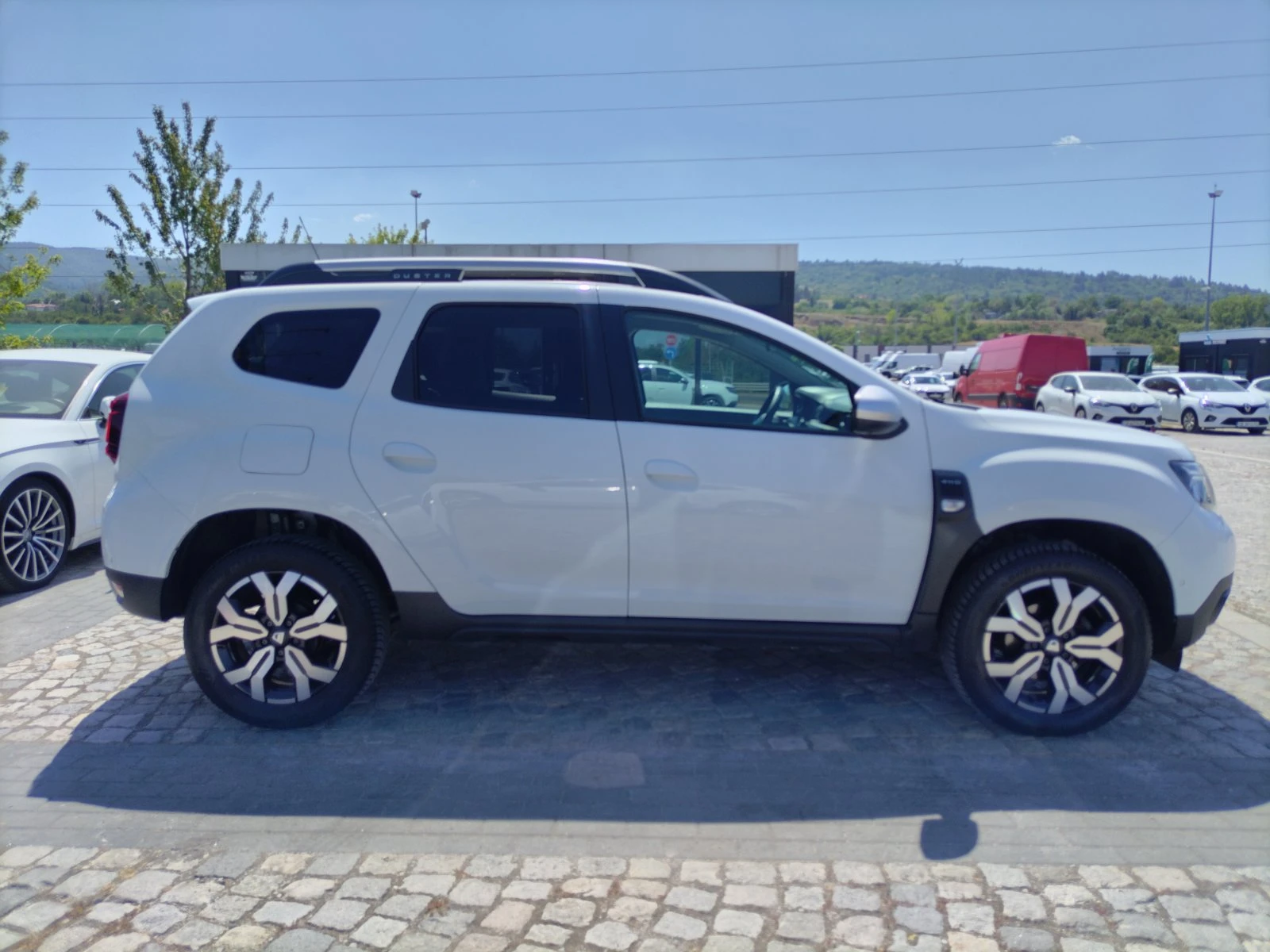 Dacia Duster KAPARIRAN!!! 1.5dCi/115к.с./4x4/Prestige, снимка 8 - Автомобили и джипове - 55790806