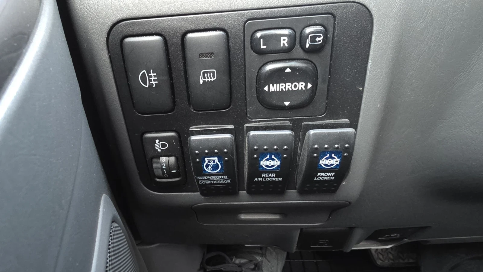 Toyota Land cruiser 4.0 бензин/ газ , снимка 13 - Автомобили и джипове - 55879202