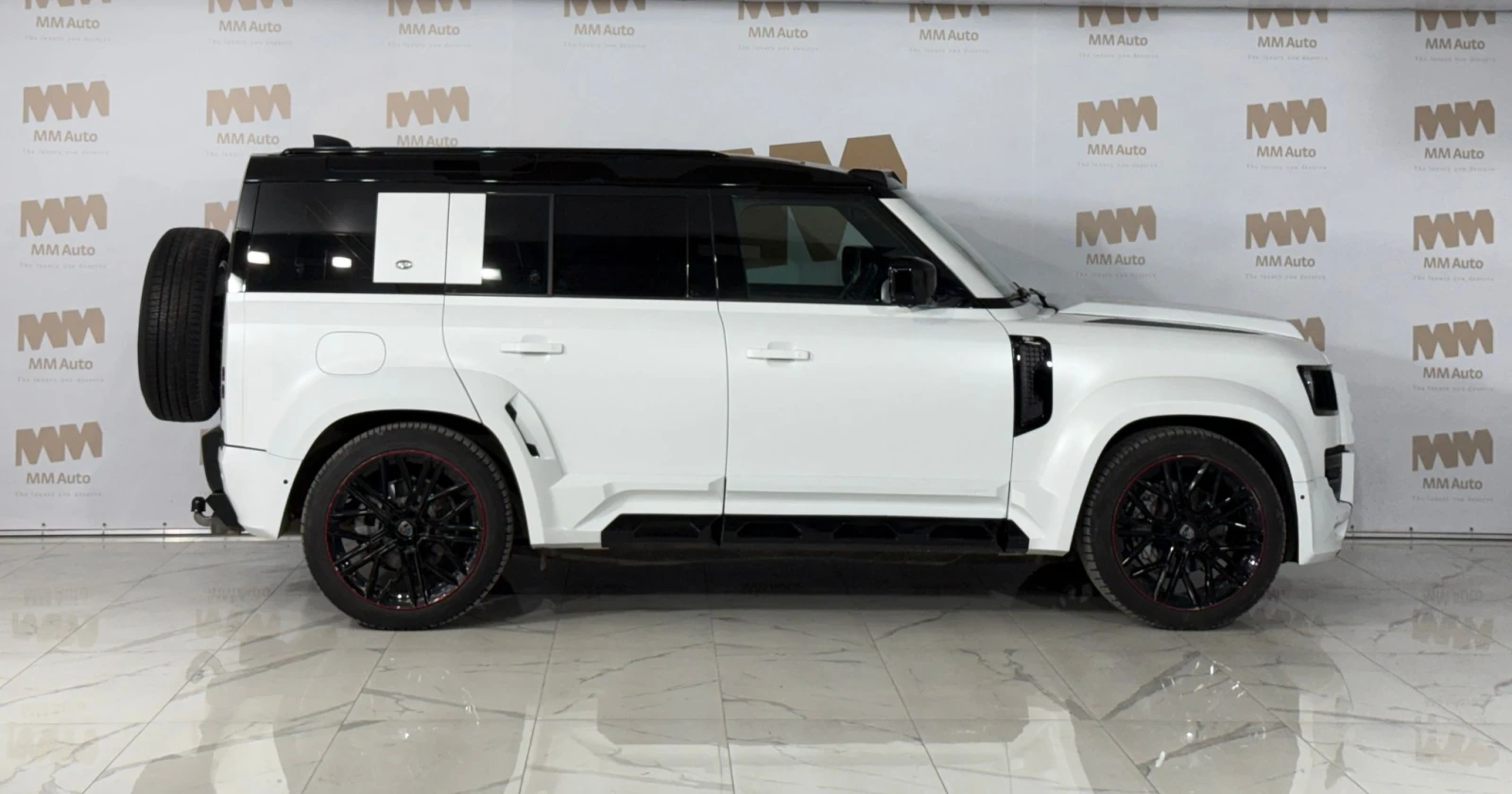 Land Rover Defender 110* P400* Lumma CLR LD* Meridian* Pano, снимка 2 - Автомобили и джипове - 55958102