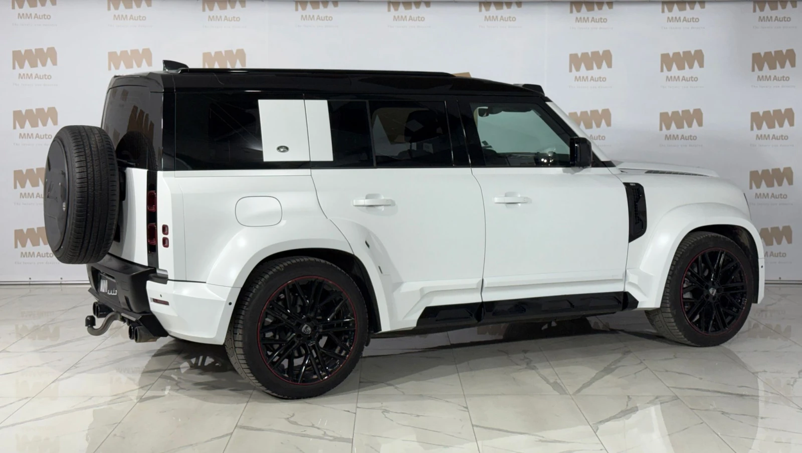 Land Rover Defender 110* P400* Lumma CLR LD* Meridian* Pano, снимка 3 - Автомобили и джипове - 55958102