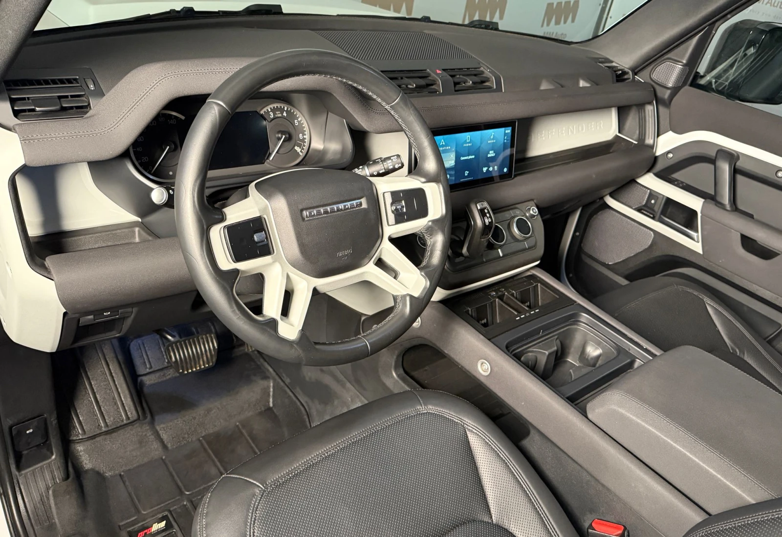 Land Rover Defender 110* P400* Lumma CLR LD* Meridian* Pano, снимка 7 - Автомобили и джипове - 55958102