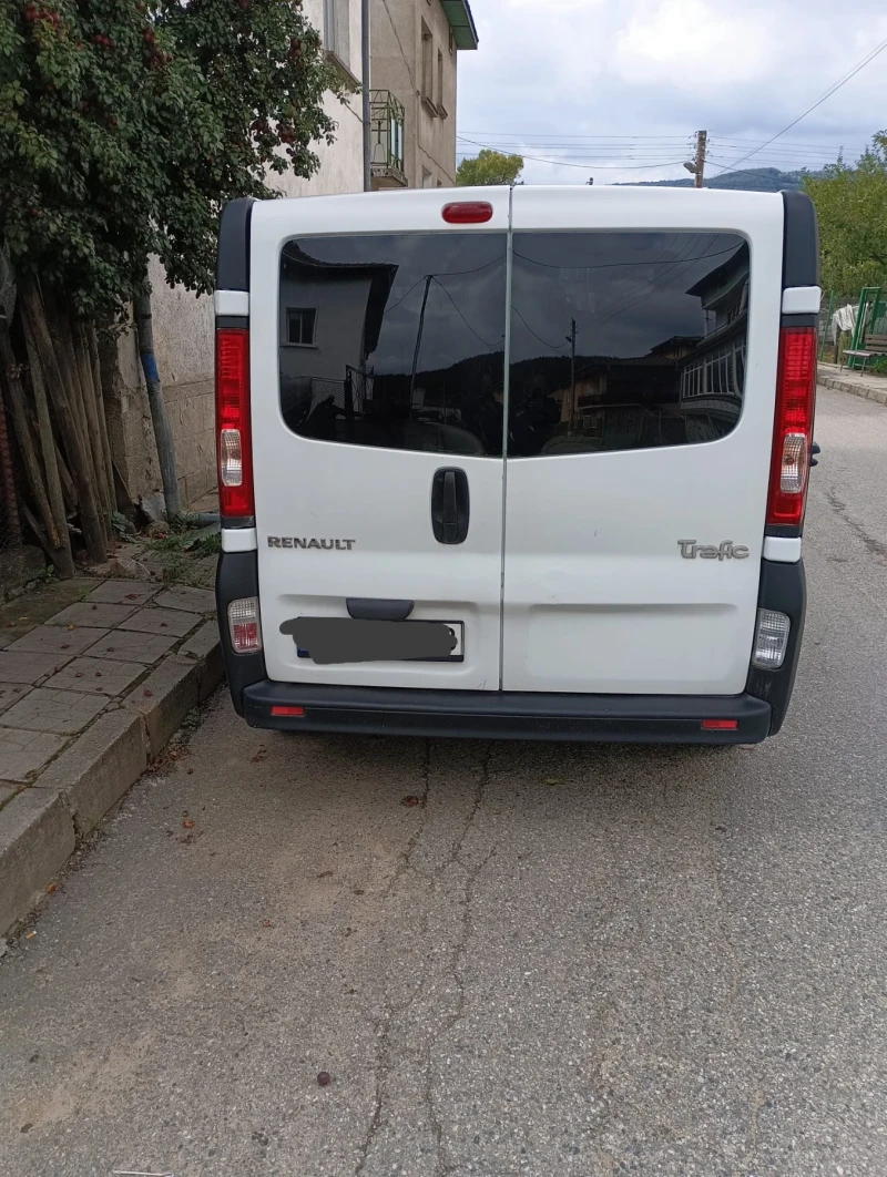 Renault Trafic, снимка 2 - Бусове и автобуси - 48089675