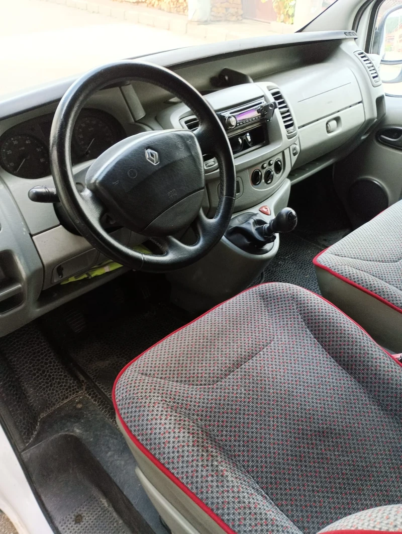 Renault Trafic, снимка 5 - Бусове и автобуси - 48089675