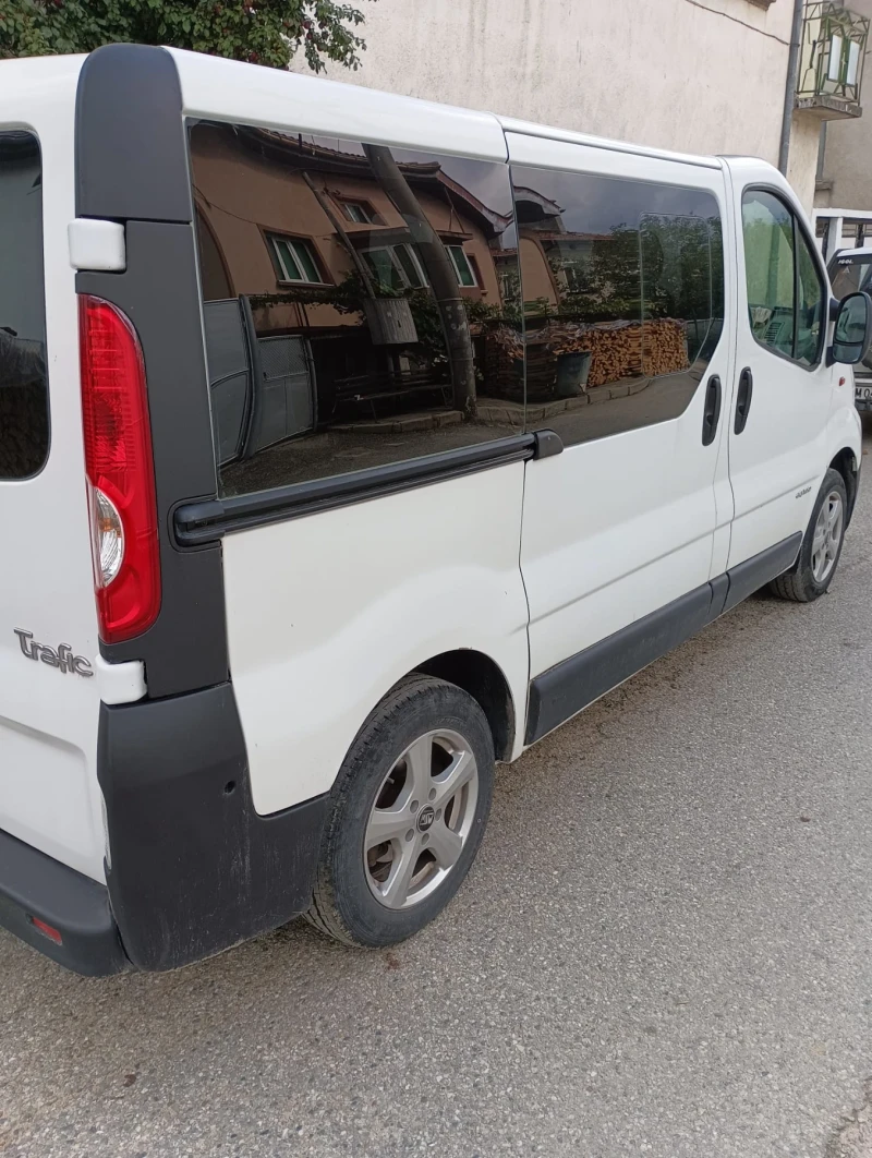 Renault Trafic, снимка 4 - Бусове и автобуси - 48089675