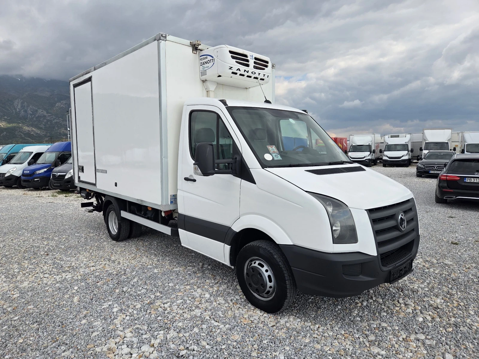 VW Crafter 2.5 TDI, ХЛАДИЛЕН, ПАДАЩ БОРД, Клима, До 3.5т - изображение 7