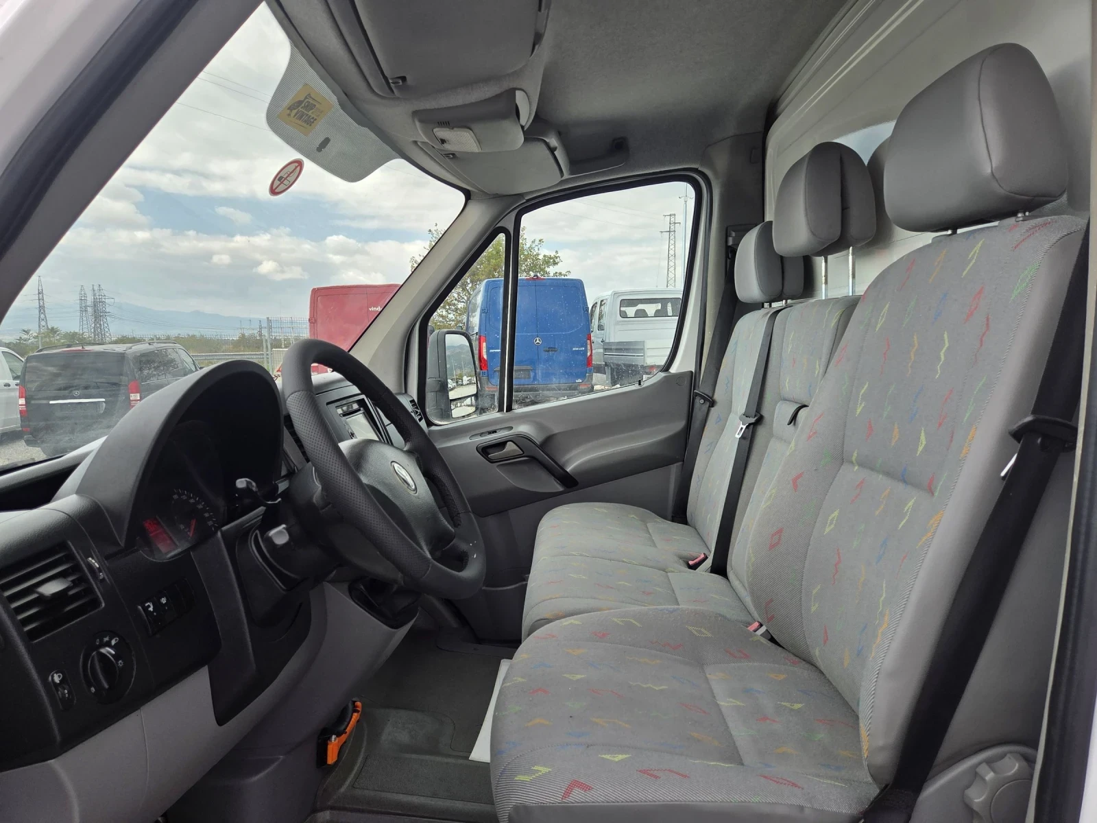 VW Crafter 2.5 TDI, ХЛАДИЛЕН, ПАДАЩ БОРД, Клима, До 3.5т - изображение 9