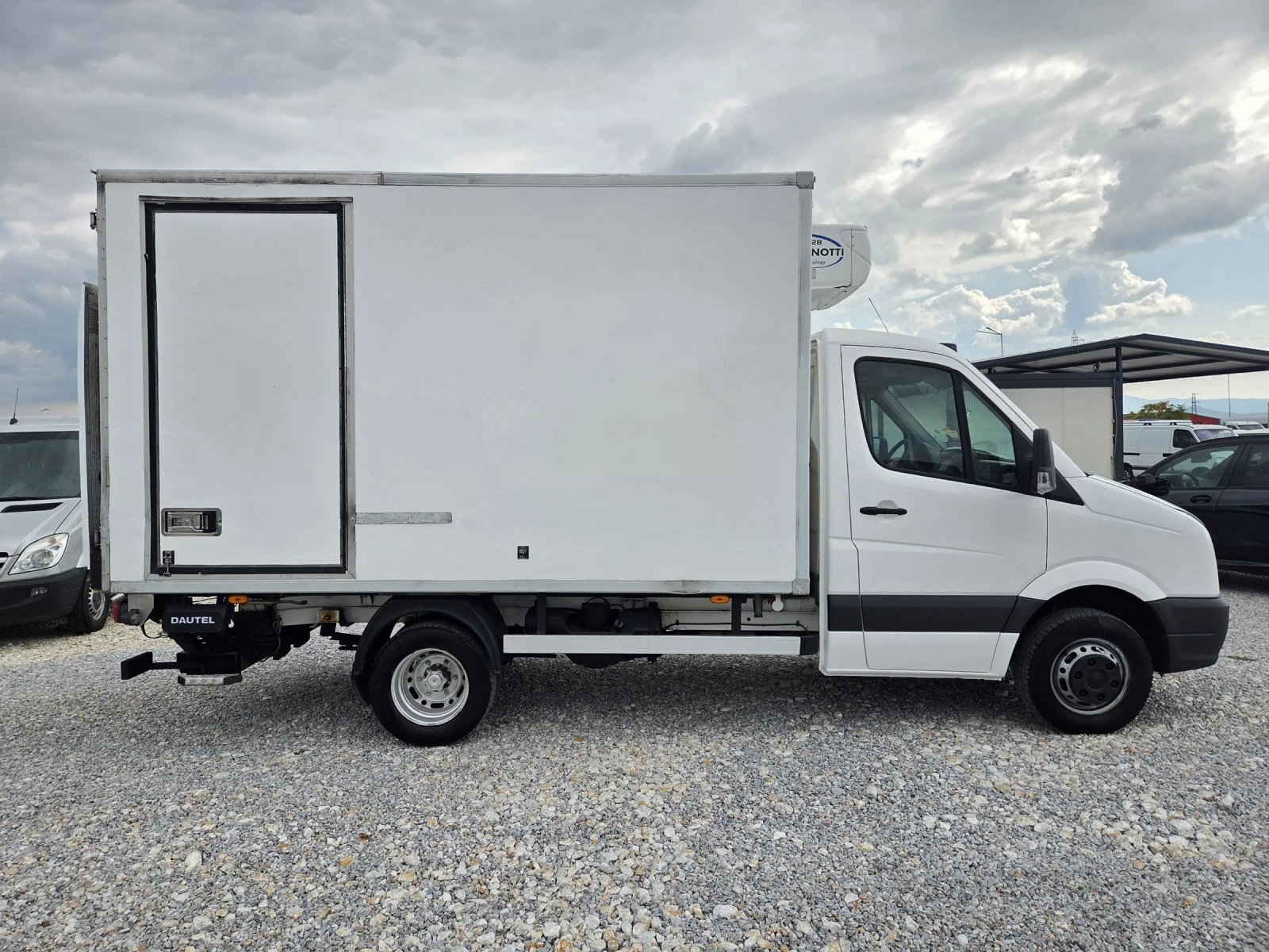 VW Crafter 2.5 TDI, ХЛАДИЛЕН, ПАДАЩ БОРД, Клима, До 3.5т - изображение 6