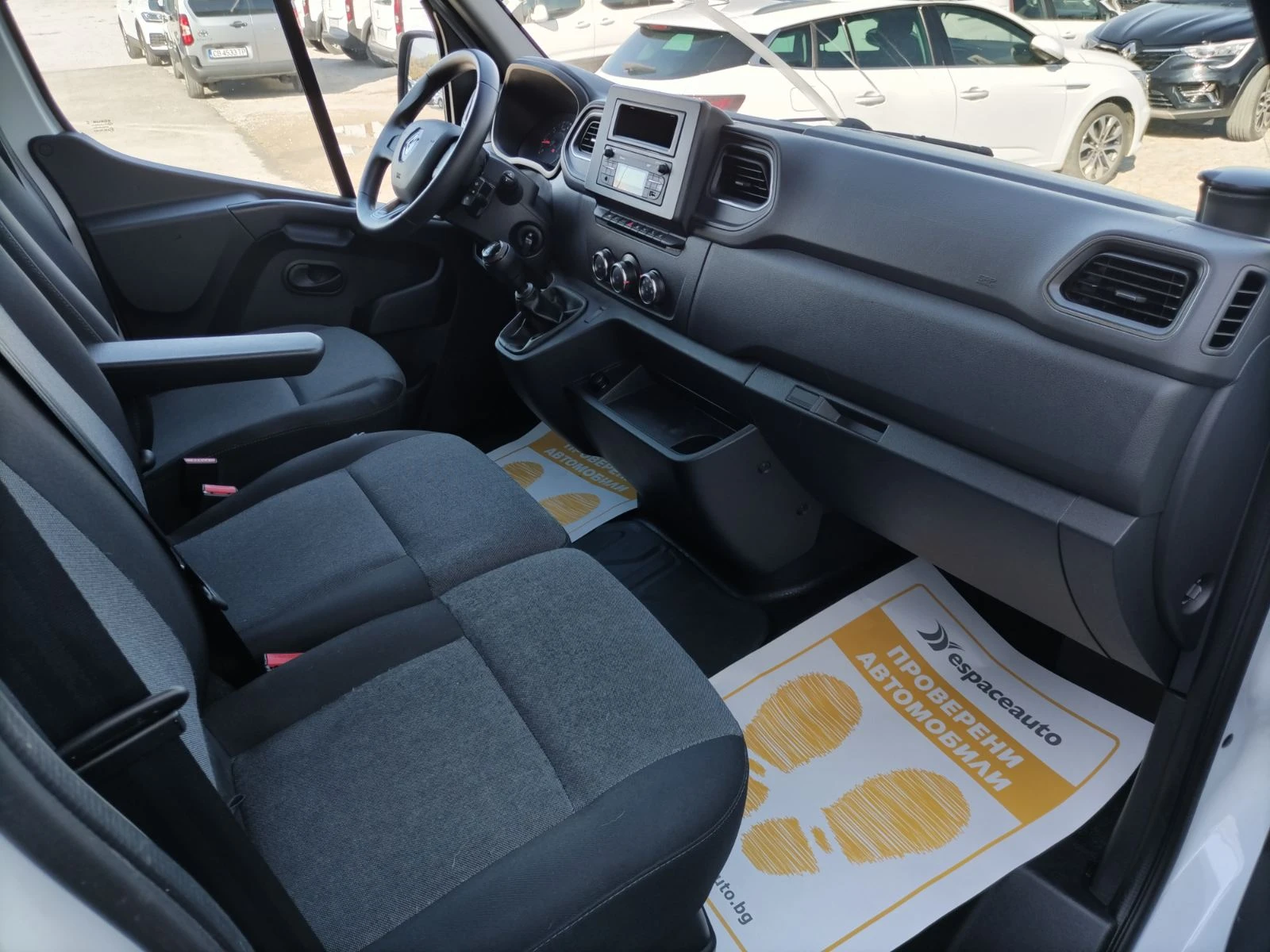 Renault Master 2.3dCi/150к.с./L2H2/Start&Stop, снимка 11 - Бусове и автобуси - 56518810