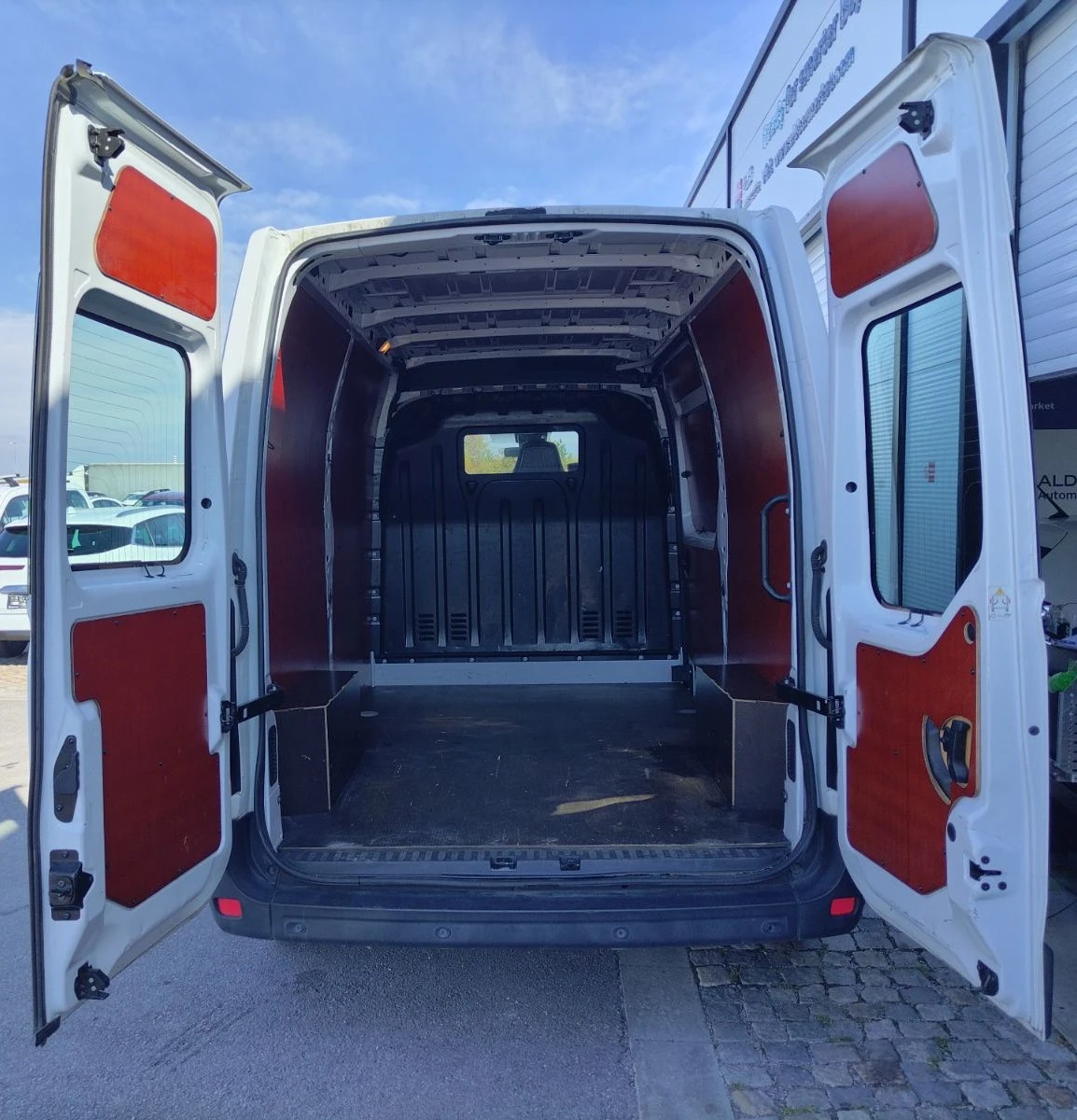 Renault Master 2.3dCi/150к.с./L2H2/Start&Stop, снимка 16 - Бусове и автобуси - 56518810