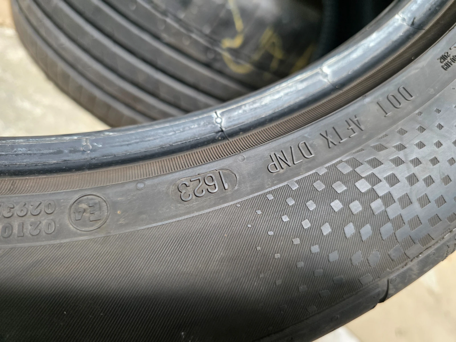 Гуми Летни 315/40R21, снимка 10 - Гуми и джанти - 55272427