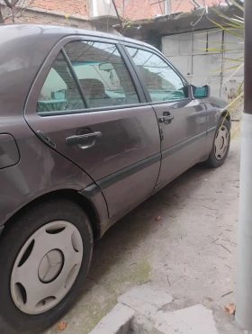 Mercedes-Benz C 180 Ц 180. 122 конски сили , снимка 7