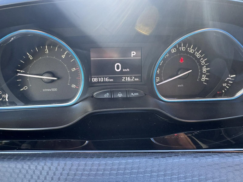 Peugeot 2008, снимка 12 - Автомобили и джипове - 52657967