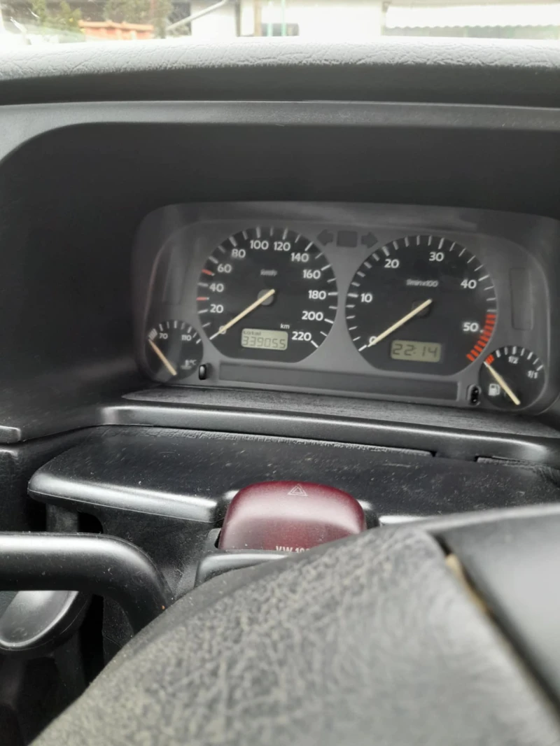 VW Vento, снимка 6 - Автомобили и джипове - 52594497